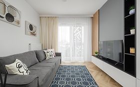 Michalczyka Stylish Apartment With Parking In The City Center Of Wroclaw By Noclegi Renters