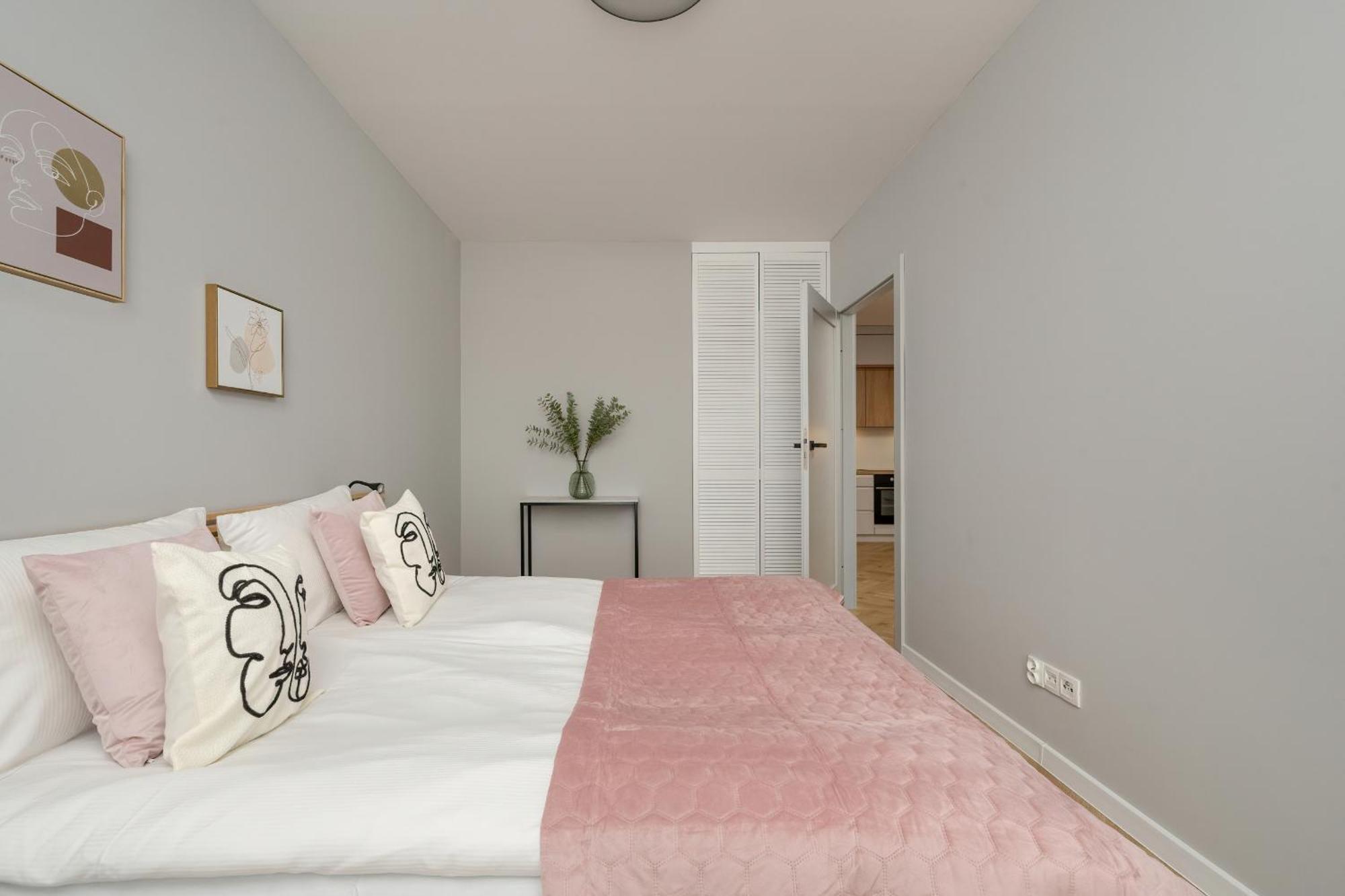 Michalczyka Stylish Apartment With Parking In The City Center Of Wroclaw By Noclegi Renters Zewnętrze zdjęcie